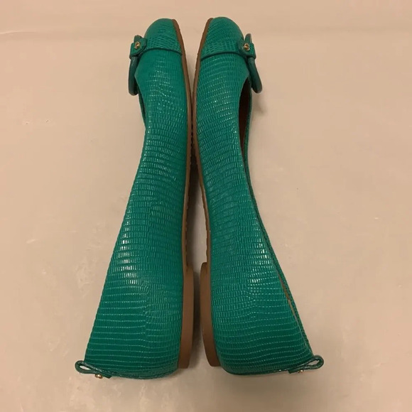 TORY BURCH‎ Matte Micro Tejus Print Mini Miller Flat in Pond Green - Picture 3 of 11